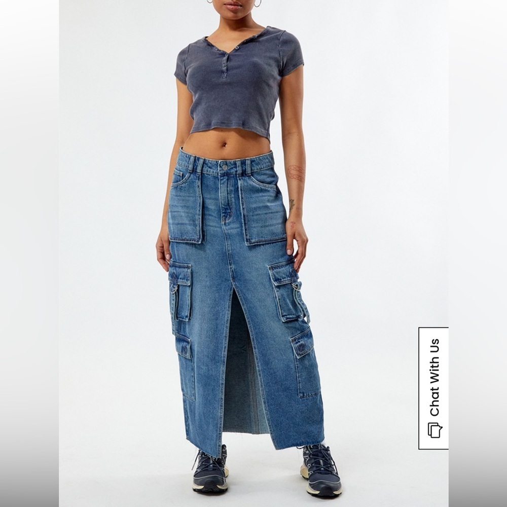 Pacsun Indigo Cargo Midi Skirt size Small high-rise stretchy material front slit
